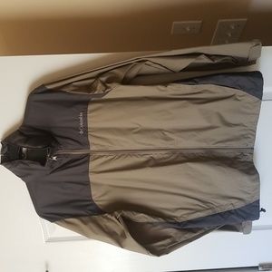 Columbia Men's lightweight nylon jacket